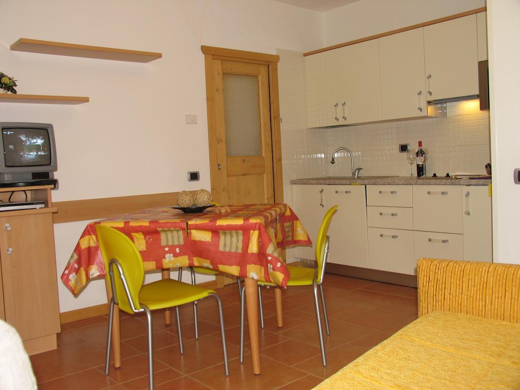 Art Apartments Casa Napell Λιβίνιο Δωμάτιο φωτογραφία