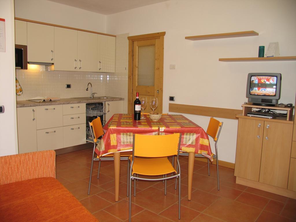 Art Apartments Casa Napell Λιβίνιο Δωμάτιο φωτογραφία