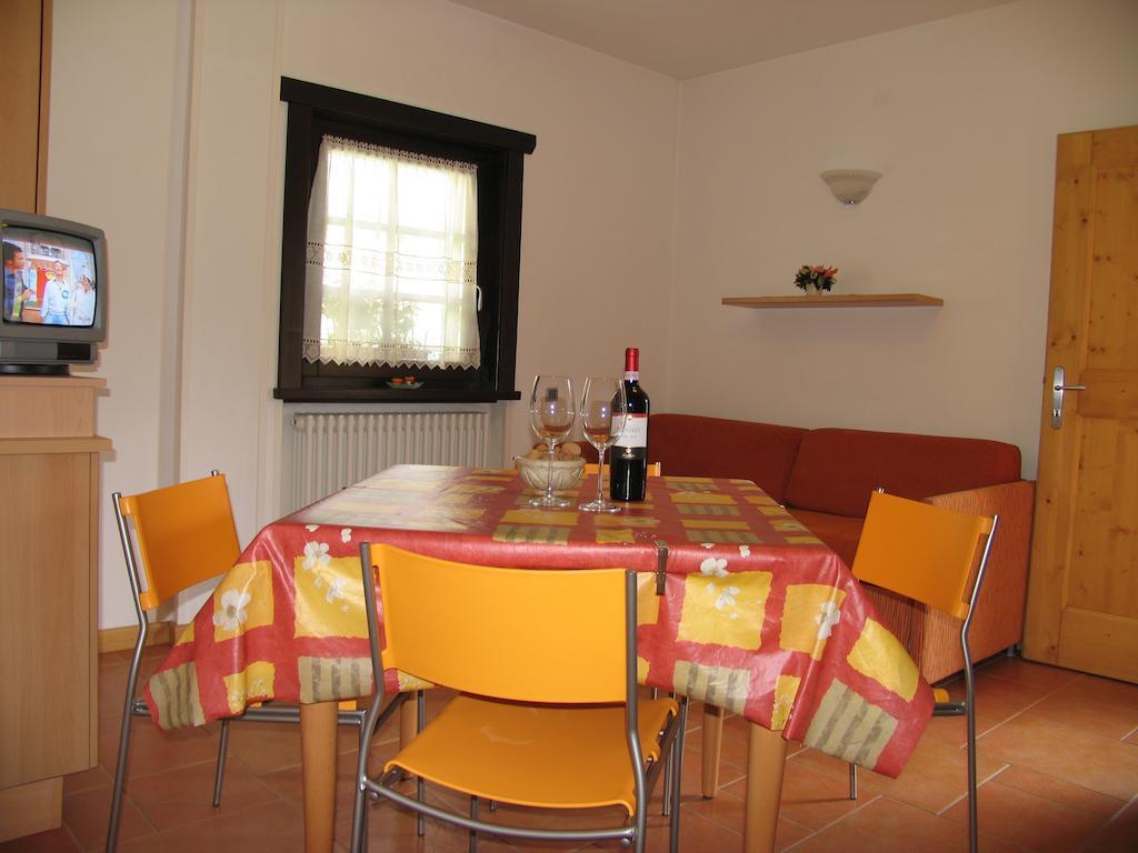 Art Apartments Casa Napell Λιβίνιο Δωμάτιο φωτογραφία